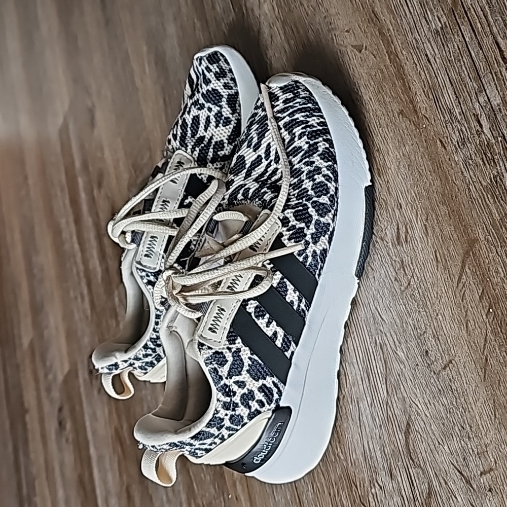 COPY - Girls size 1 Adidas Cloudfoam sneakers